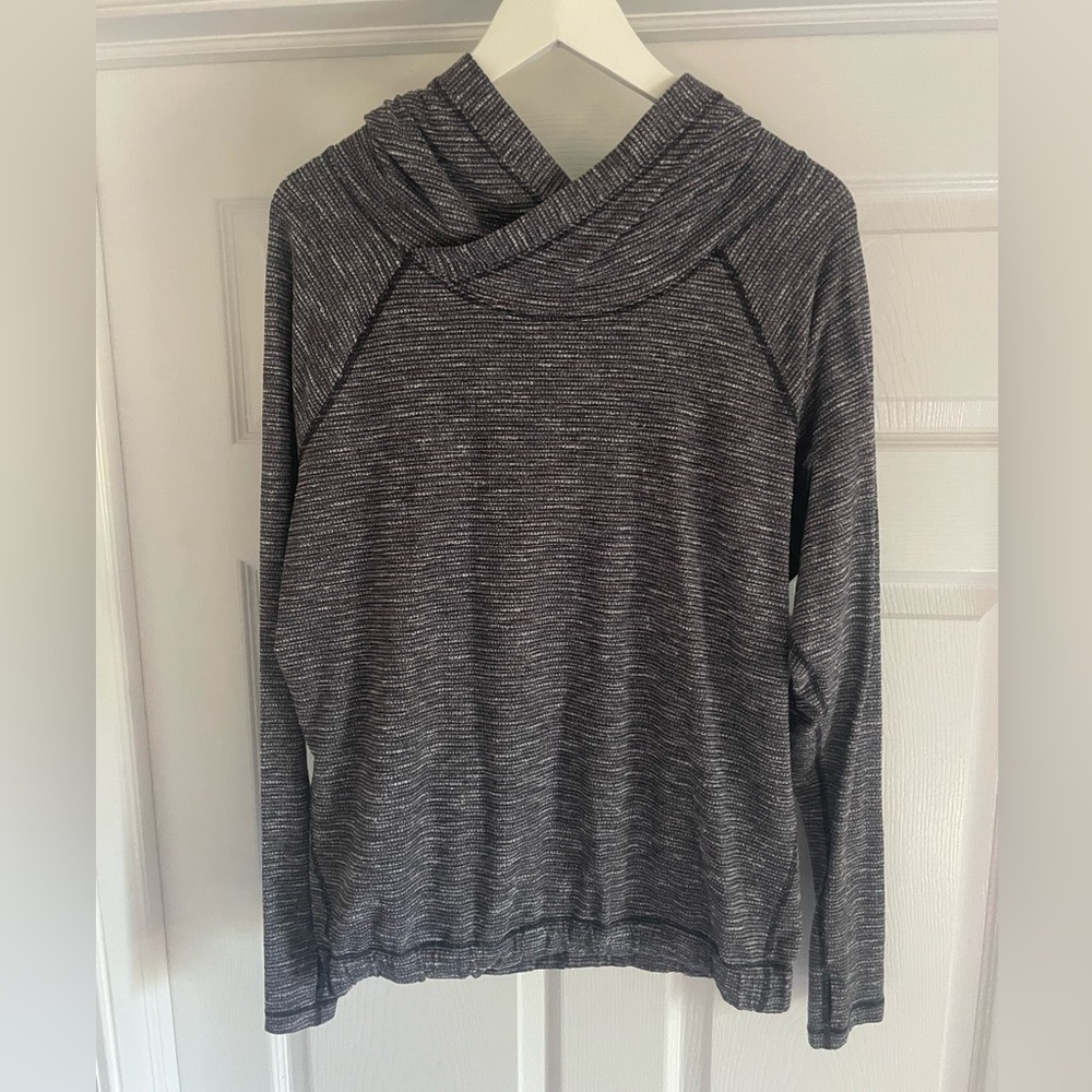 Womens Grey Lululemon Healthy Heart Pullover size 6
